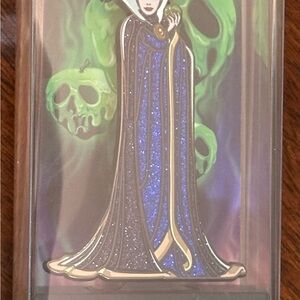 Disney Figpin Snow White Villians Evil Queen #759 NIB
